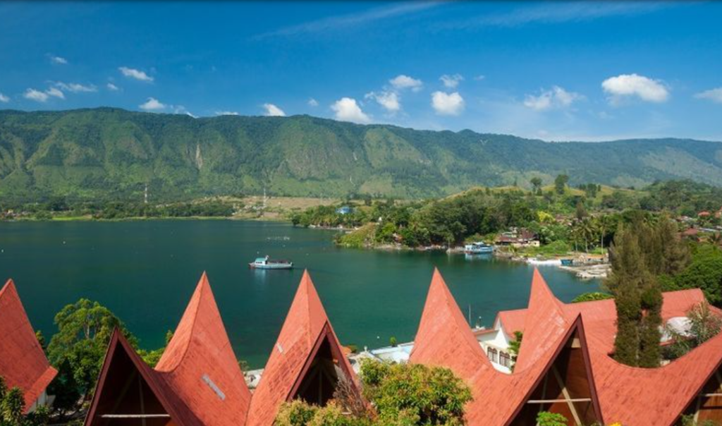 Tips Hemata Wisata Danau Toba Sumatra